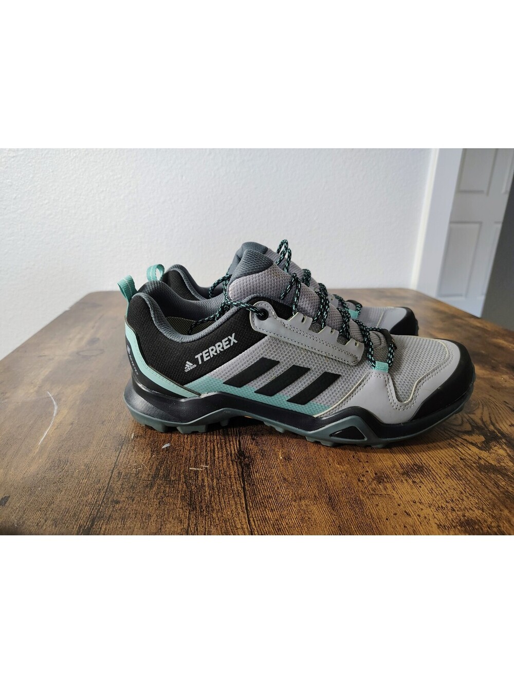 Adidas Terrex AX3 GTX Womens Hiking Shoes Size 10.5 Gray Mint Waterproof FX4684 - Picture 8 of 9